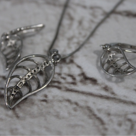 Silver White Gold Leaf Earrings Necklace - Picture 6 of 10